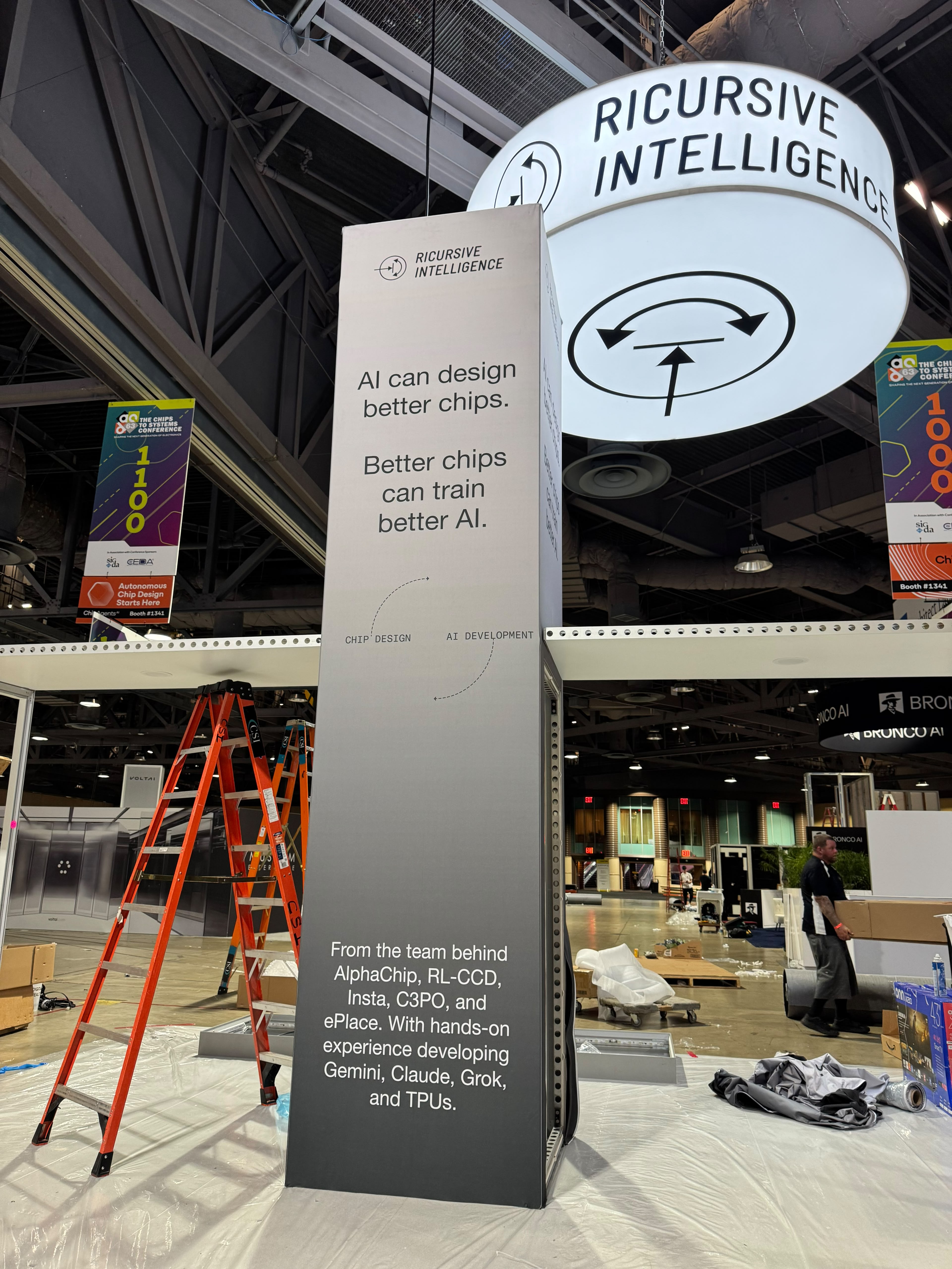 Custom exhibit tower with graphics